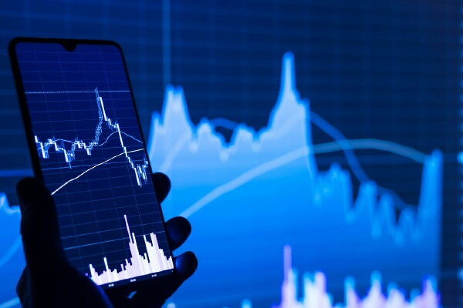 Foreign Investors Reap Warsaw Stock Exchange Rally, While Poles Stick to Bonds