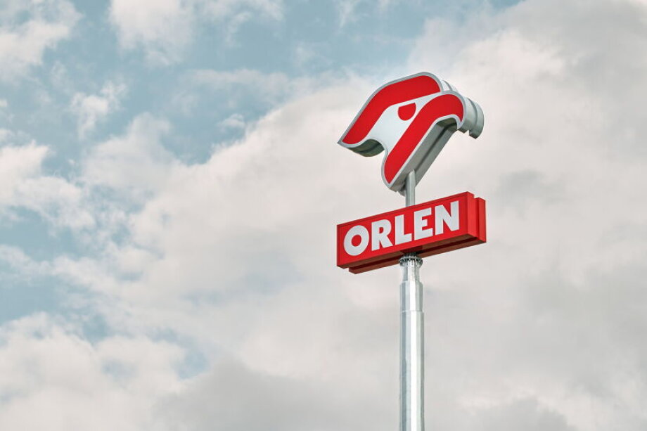 Orlen pulls WIG20 lower