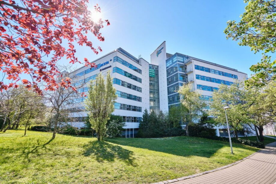 Recorde buys Budapest complex