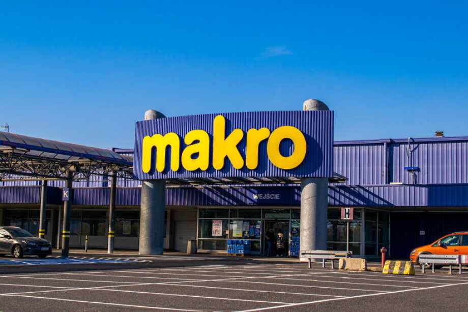 Makro scales back operations