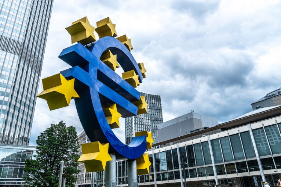 ECB seen holding rates