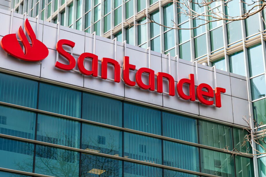 Santander reports record lending