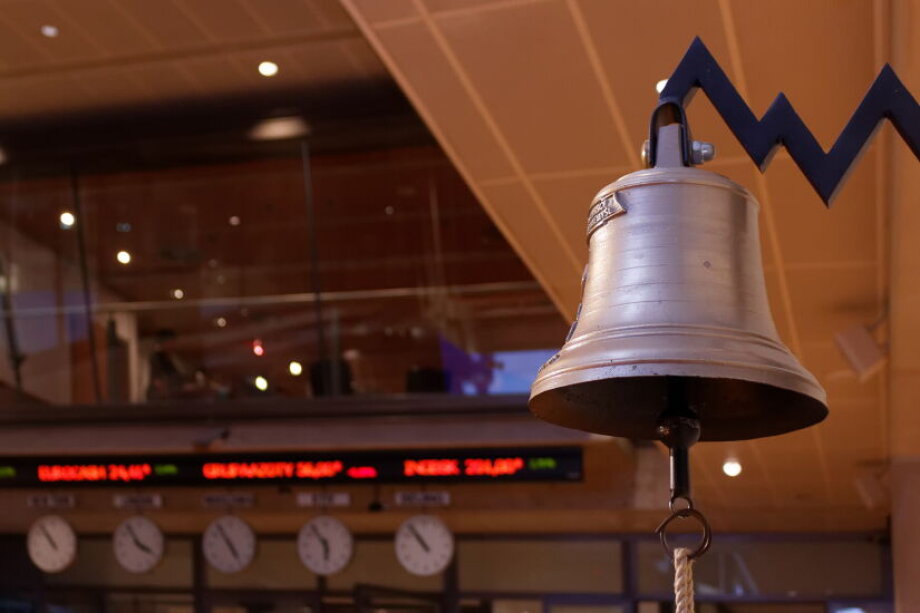 WIG20 stalls near bull peak