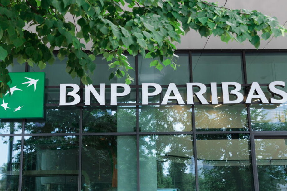 BNP Paribas trims stake
