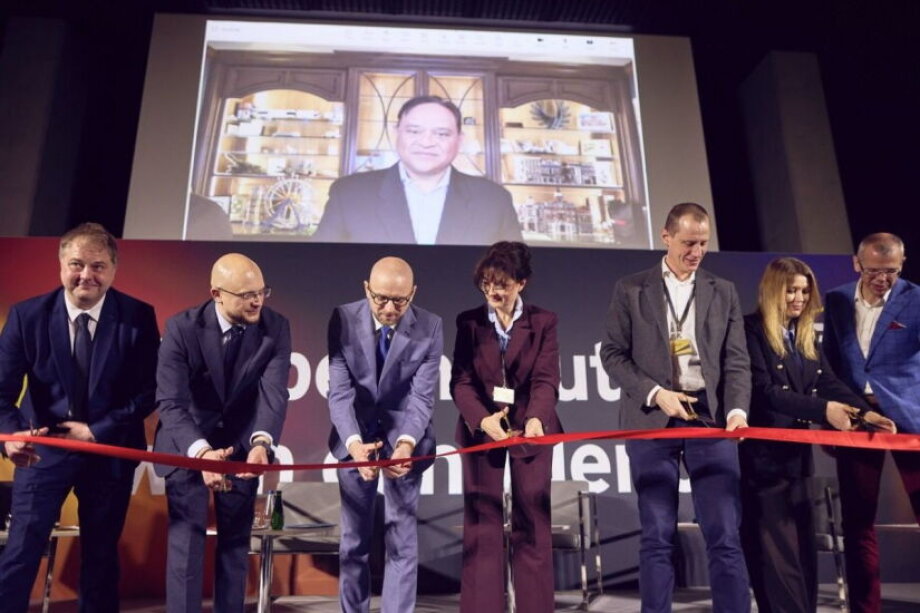 EY expands in Poland