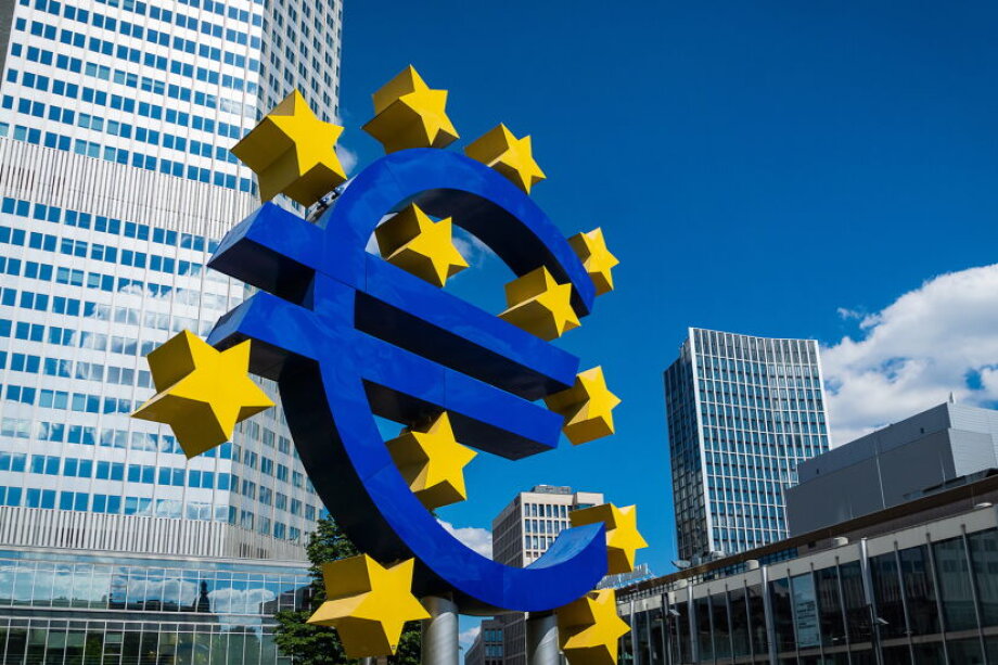 Euro strength clouds outlook