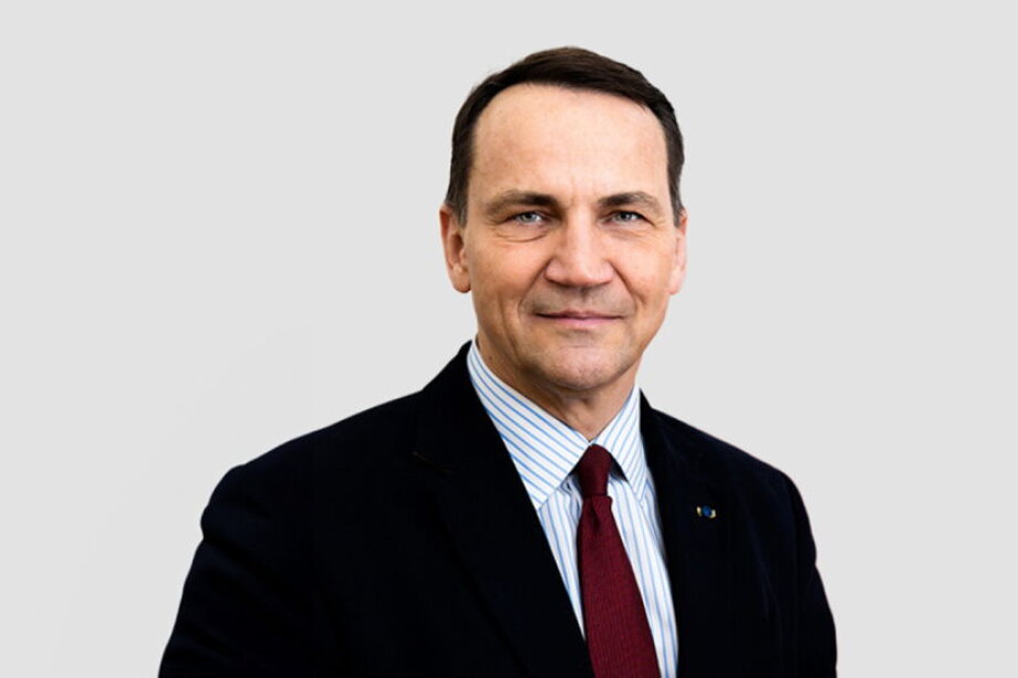 Sikorski joins Bilderberg talks