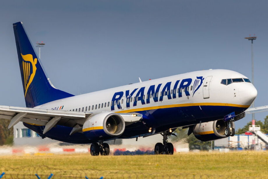 Ryanair warns on fuel