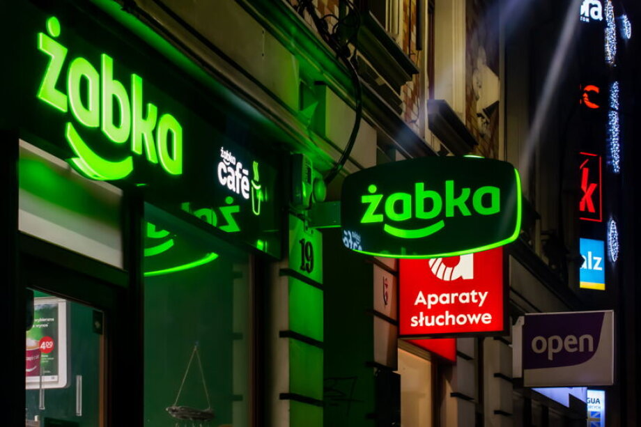 Żabka Beats Q1 Forecast