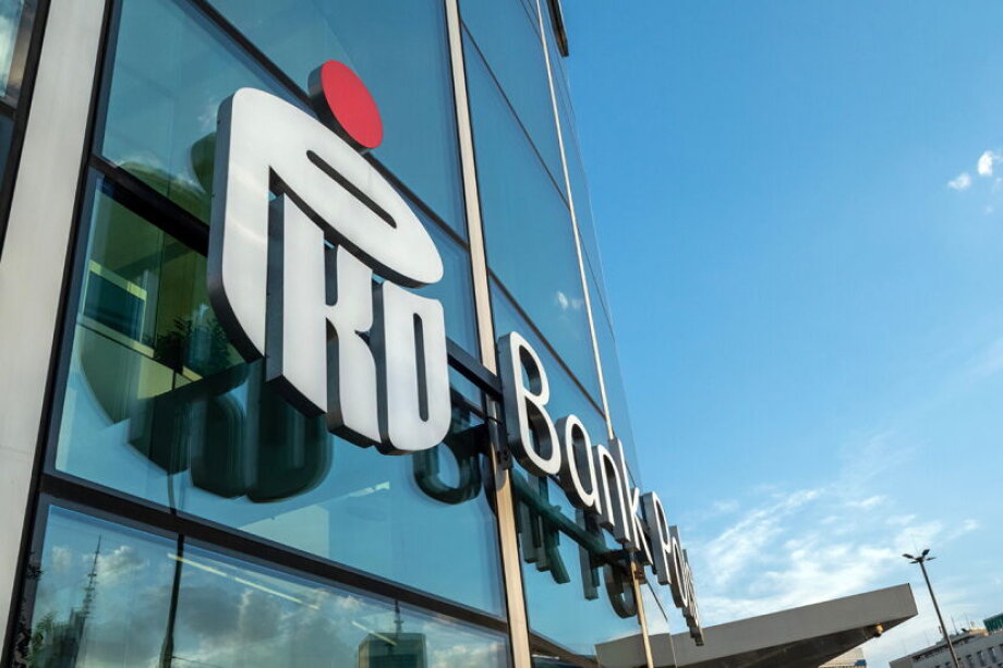 Poland's top bank cuts savings rates