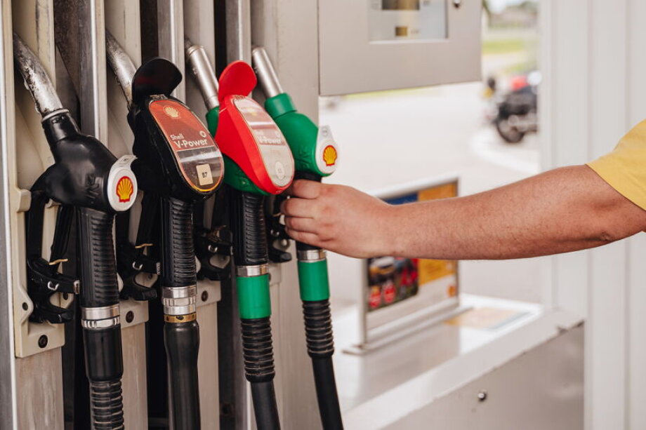 Oil shock strains Polish budget