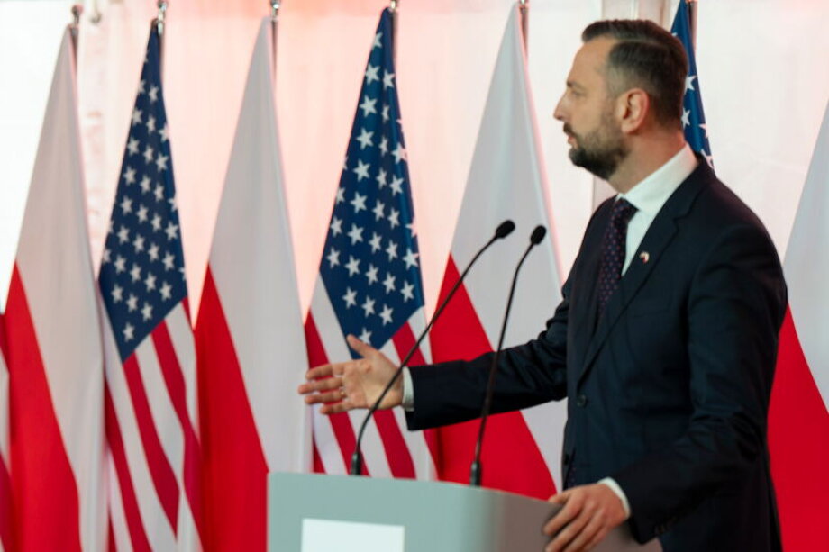 Warsaw sends ministers to Pentagon