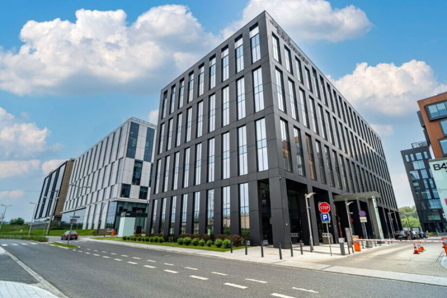 Offices lease up