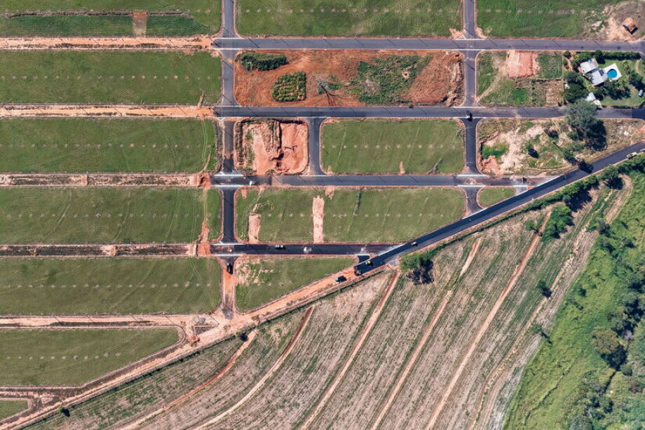 Land market cools