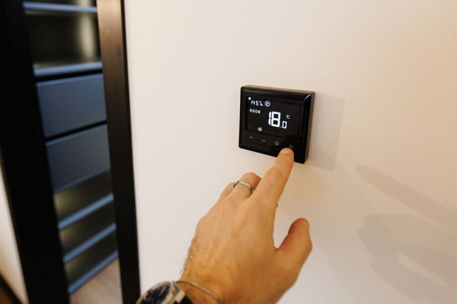 Buildings fight heat