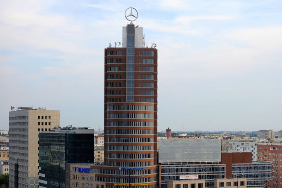 Ilmet demolition reshapes central Warsaw skyline