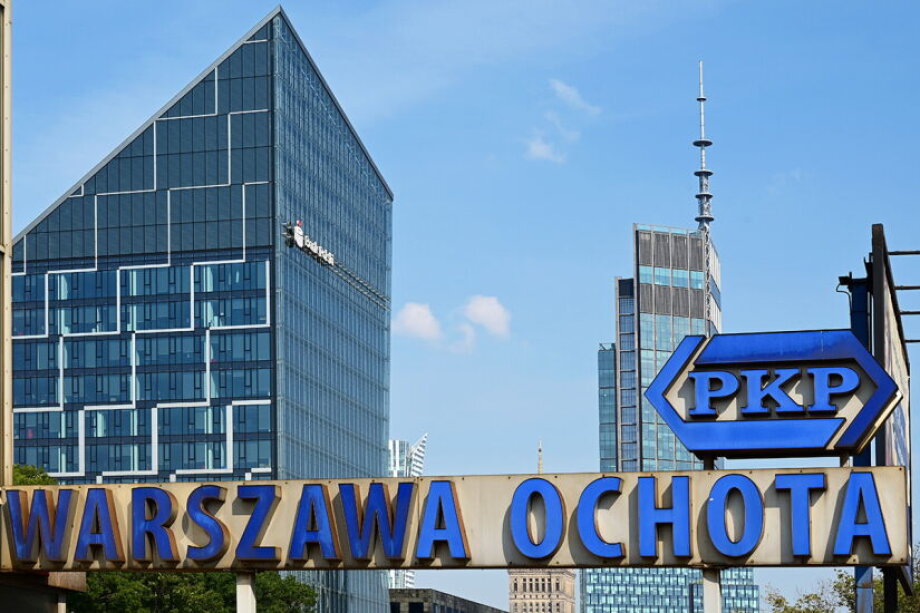Two skyscrapers planned above Warsaw railway
