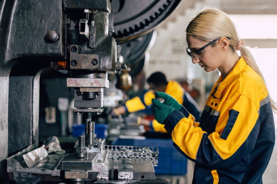 Leading indicator signals cautious economic improvement