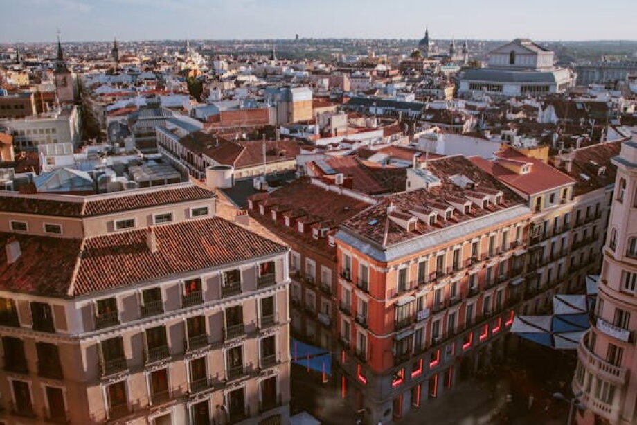 Poles break record for number of apartments bought on Iberian peninsula