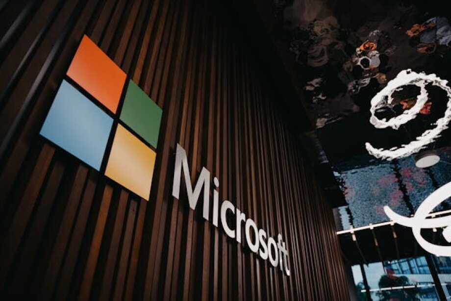 Microsoft to invest $700 mln in Poland