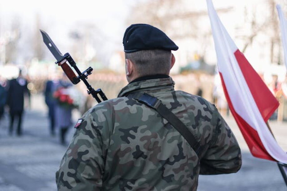 Le Monde: rearming Europe requires coordination with Poland