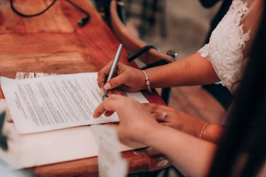 Report: every fifth Pole does not read contract before taking out a loan or credit