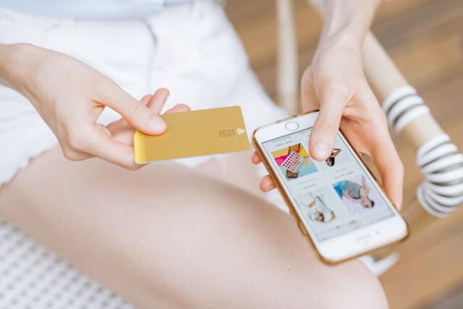 Three quarters of Poles use cashless payments