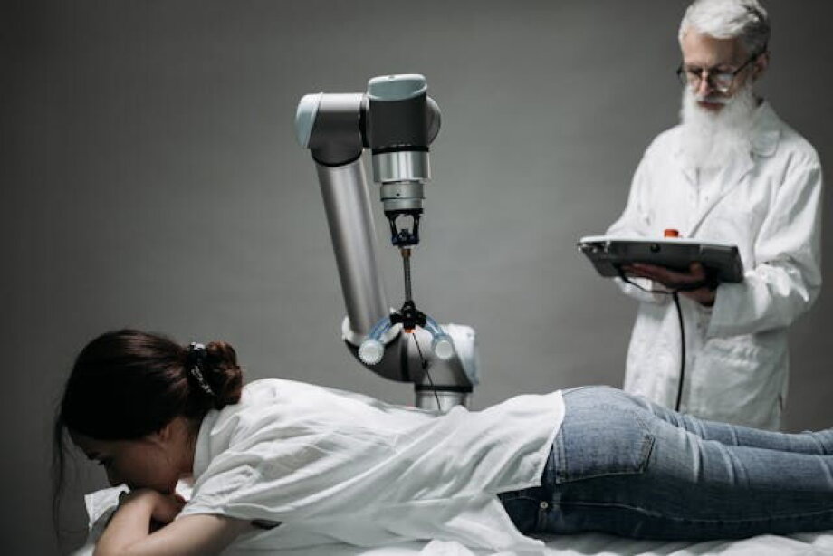 Synektik’s stock falls with reports of Chinese robots in Polish hospitals