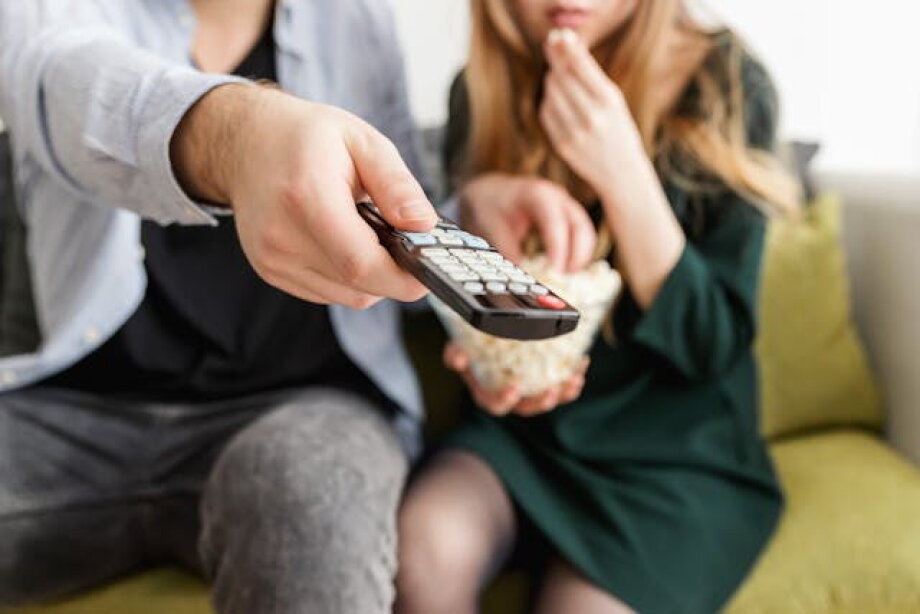 Report: just over 53% of Poles watch traditional television, mostly elderly