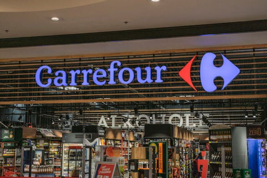 Carrefour considering selling 800 stores and shopping centers in Poland