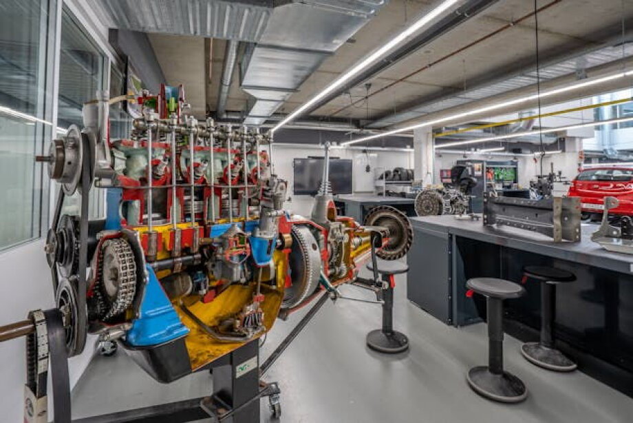 KPMG report: Poland needs revolution in registrations and management of risk from EVs