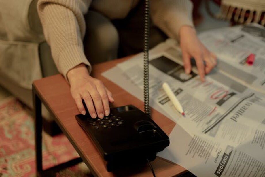 Poland sees largest drop in job advertisements in a year