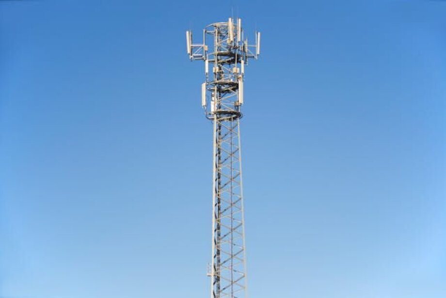 Swedish Ericsson to lay of thousands to become more competitive