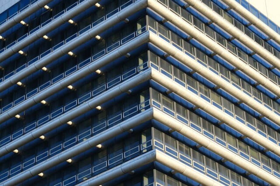 Transactional prices of apartments was slightly lower at end of last year m/m