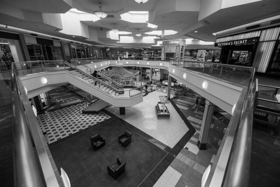 Shopping malls falling victim to restructuring of commercial map