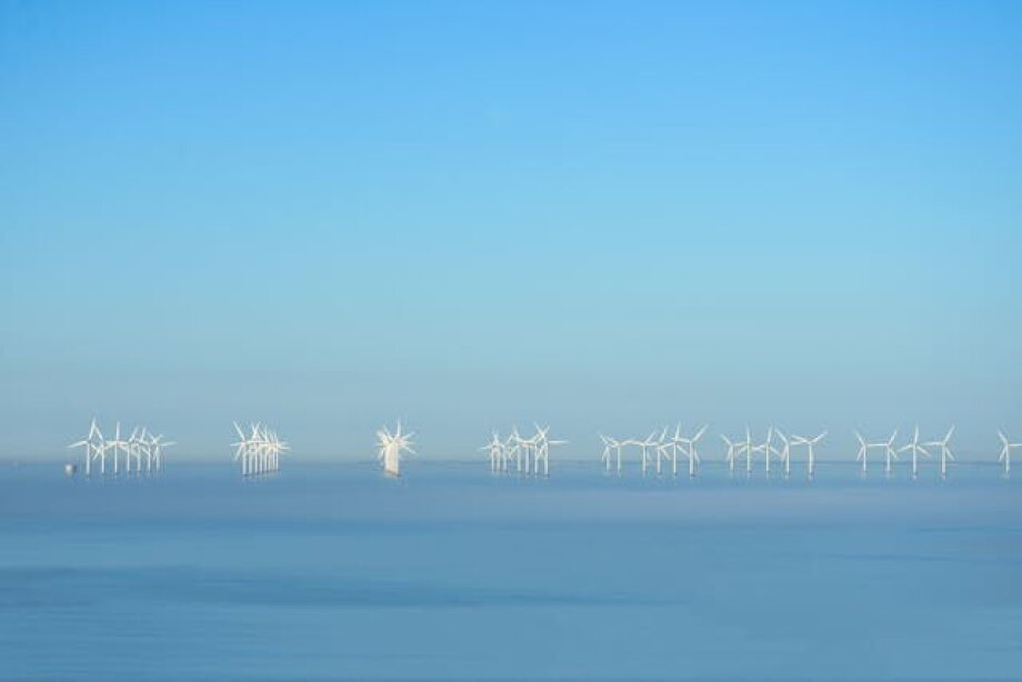Contracts for offshore wind farm signed for operation and servicing
