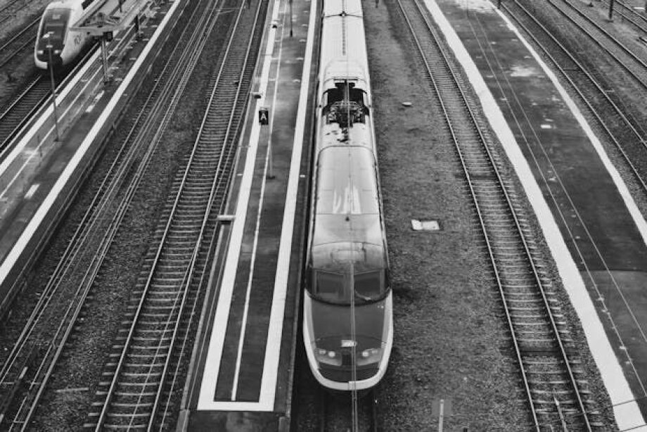 Battle for PLN 5 bln railway construction contract continues