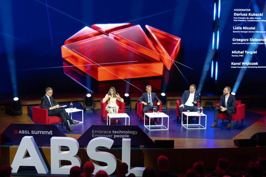Nobel Laureate Geoffrey Hinton and global business, tech, and defense leaders at ABSL Summit 2026 in Wroclaw
