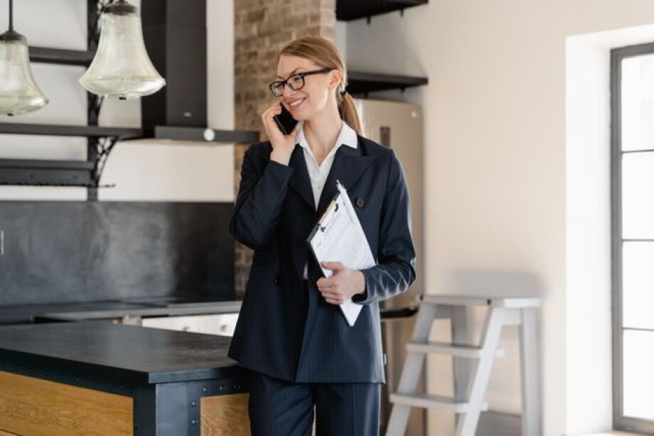 Real estate industry lacks suitable job candidates. AI supports but does not replace