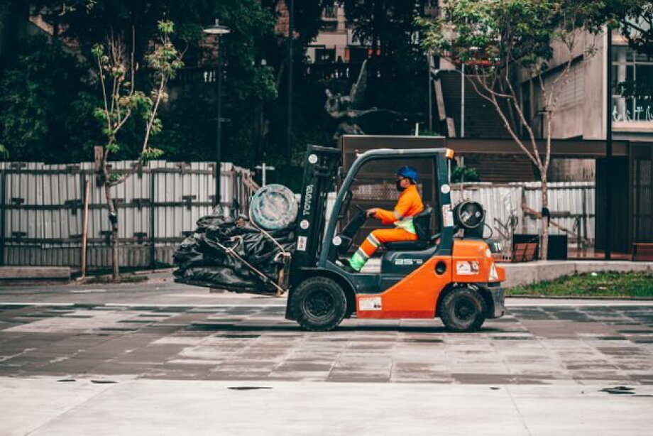 Recruitment of manual workers nets 62 applicants per vacancy, few show up for work