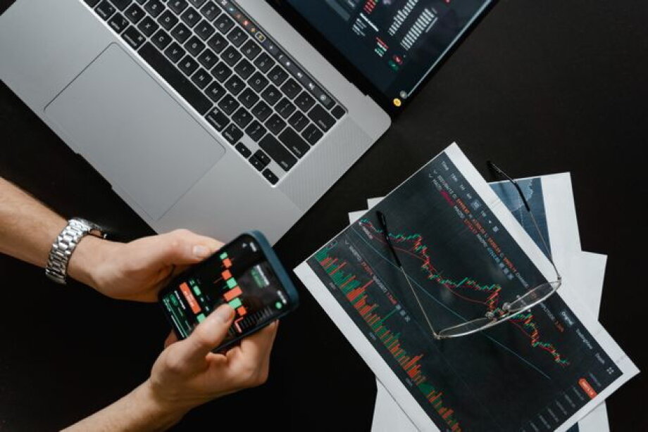 CEO and founder of Synektik sells 7.2% stake in company