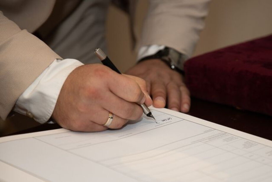 Capital Park signs preliminary agreement for sale of shares in Polski Hak