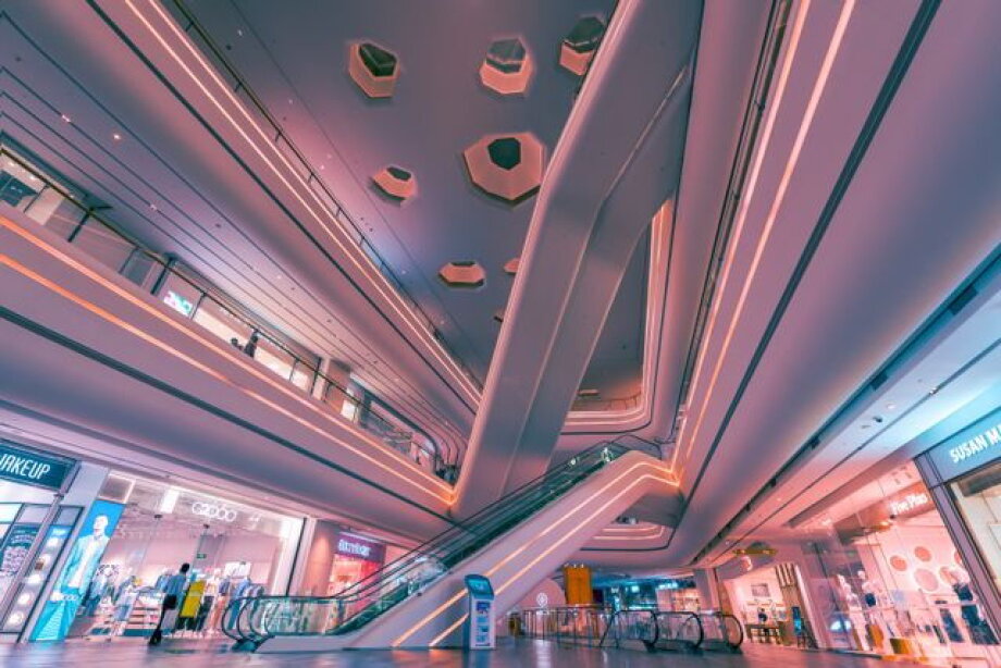 Shopping malls fighting for customers