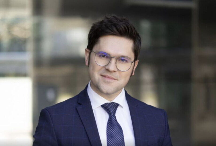 Local capital reshapes market