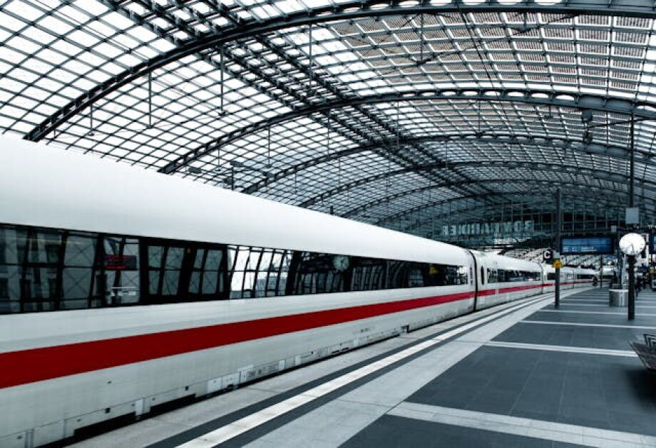 Tusk: Poland’s future will depend on development of railways