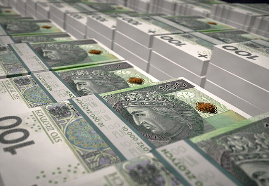Zloty edges higher