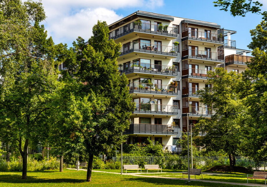 Warsaw housing market expands
