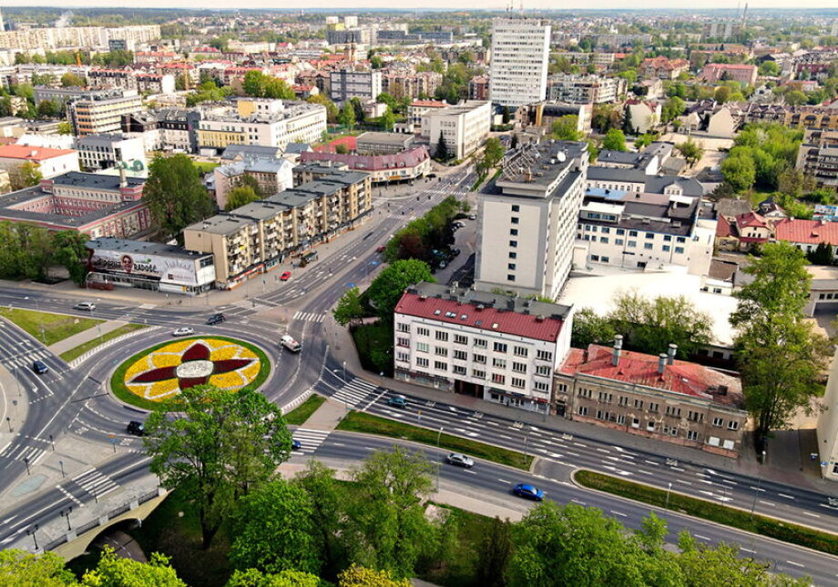 Hotel plan sparks opposition