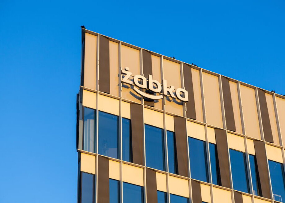 Żabka raises growth targets