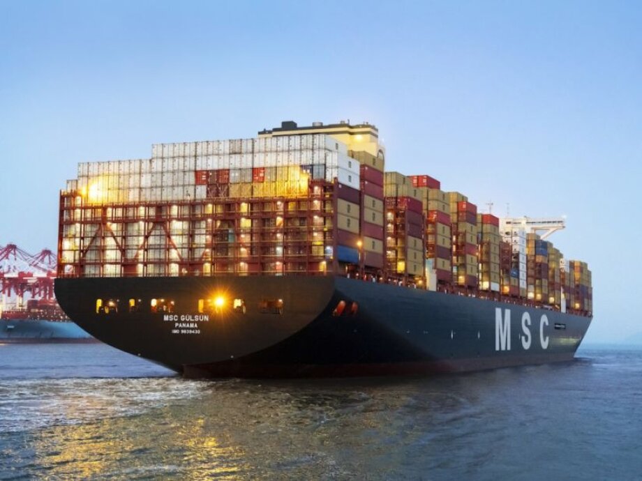 World's largest container ship entered Gdańsk port